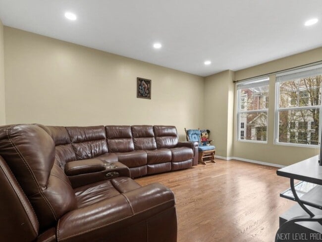 Building Photo - 508 Grosvenor Ln
