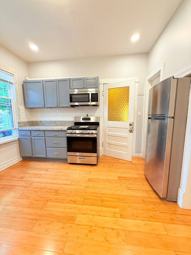 Building Photo - 3255 N Kenneth Ave