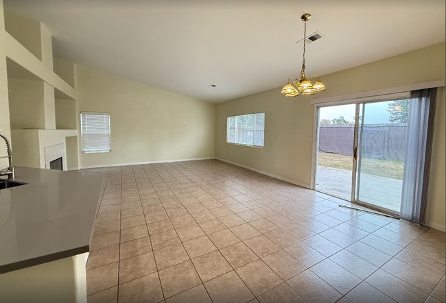 Foto del edificio - Available Now