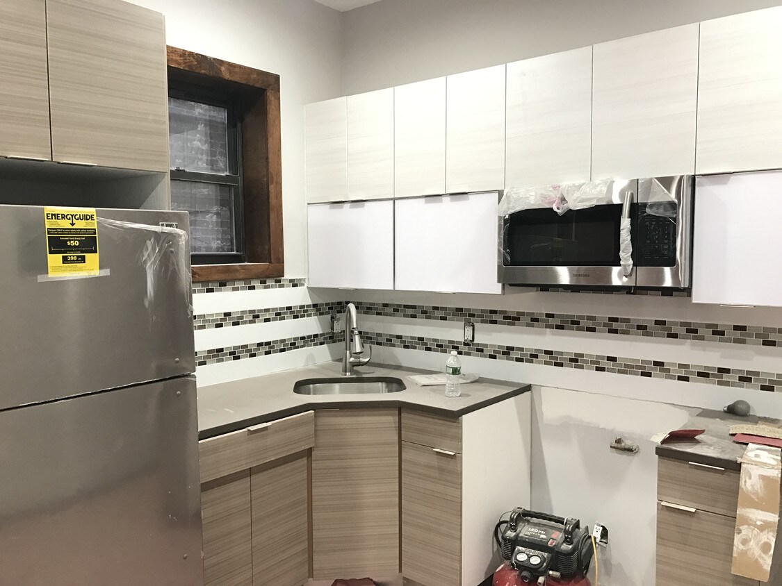 Foto principal - 2505 Bedford Ave
