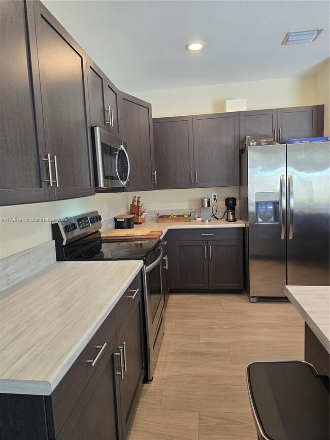 Foto del edificio - 1437 SE 27th Terrace