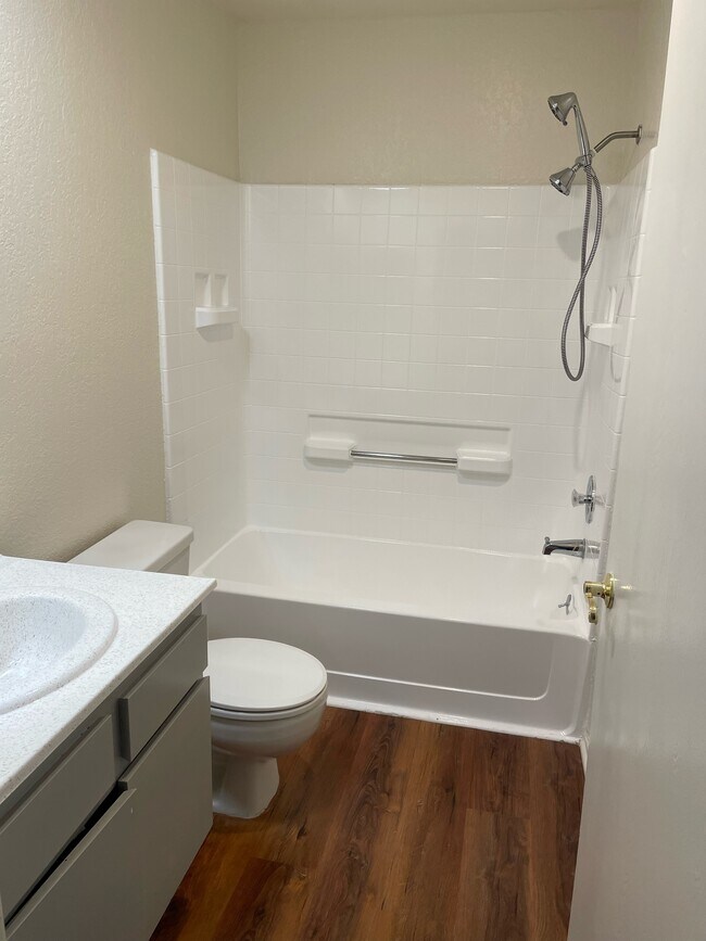 Building Photo - 274 W Verdugo Ave