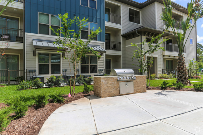 Outdoor Grills - The Pointe at Valley Ranch Town Center