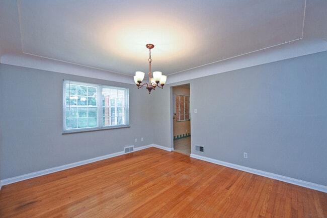 Building Photo - 5275 Cleves Warsaw Pike