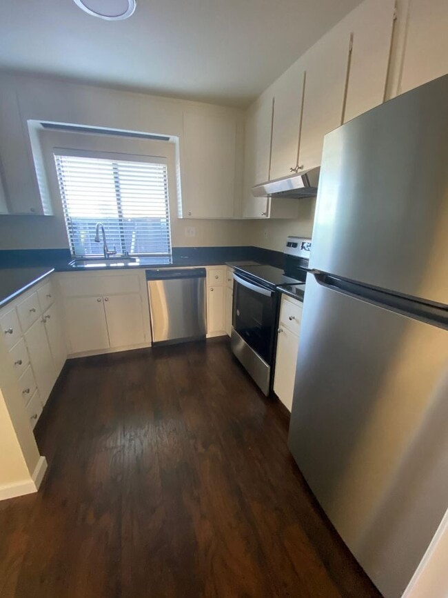 Building Photo - Condo for Lease