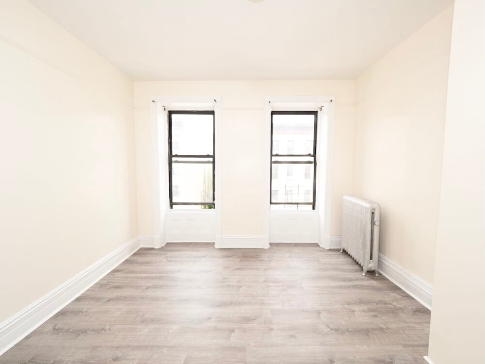 Foto principal - 125 Rogers Ave