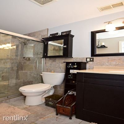 Building Photo - 3 br, 2 bath  - 4448 N Beacon St A