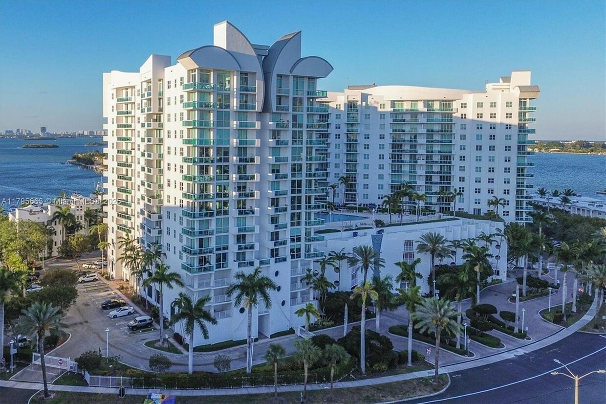 Primary Photo - 7910 Harbor Island Dr