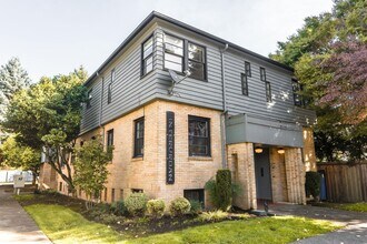 Building Photo - 1225 Chemeketa St NE