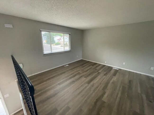Foto del edificio - 9585 W Lake Ave