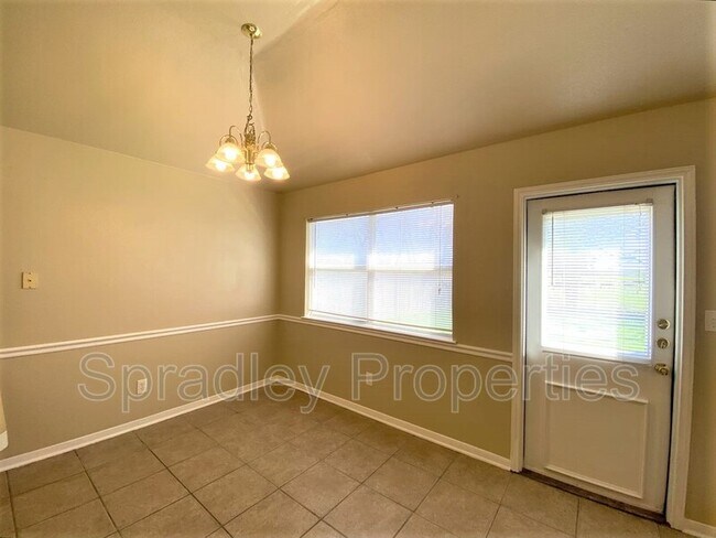 Foto del edificio - 217 Meadowbrook Dr