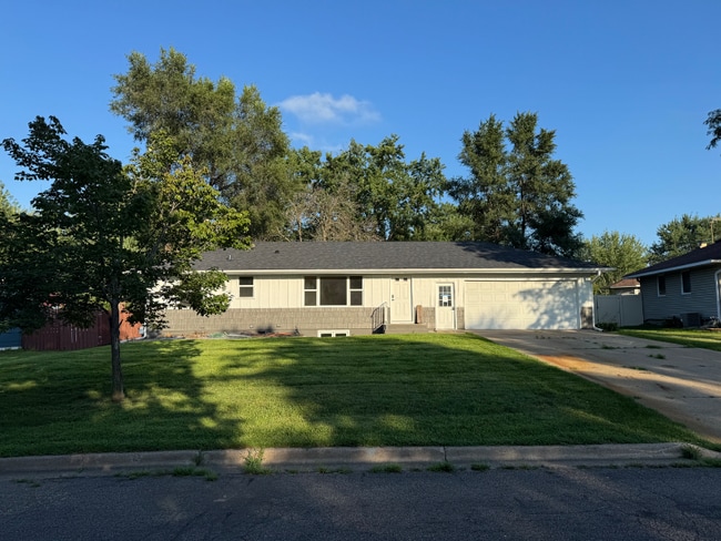 Building Photo - 10919 Woody Ln NW