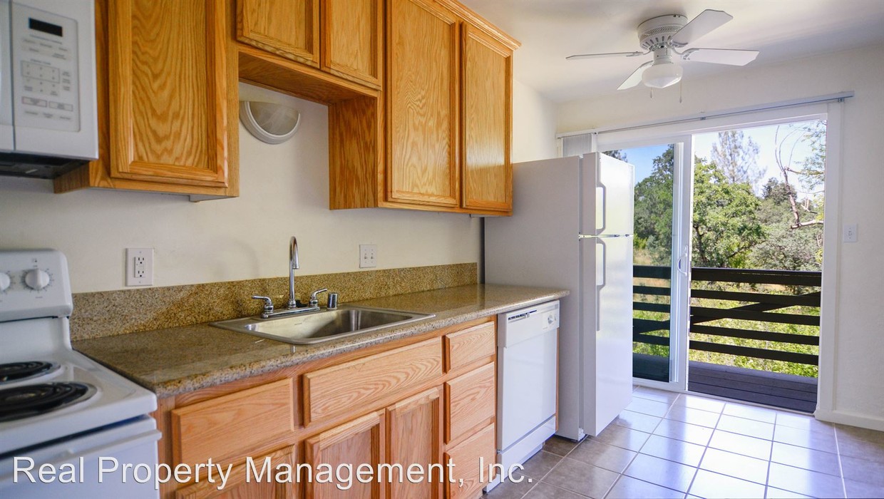 Primary Photo - 2850 Pioneer Dr