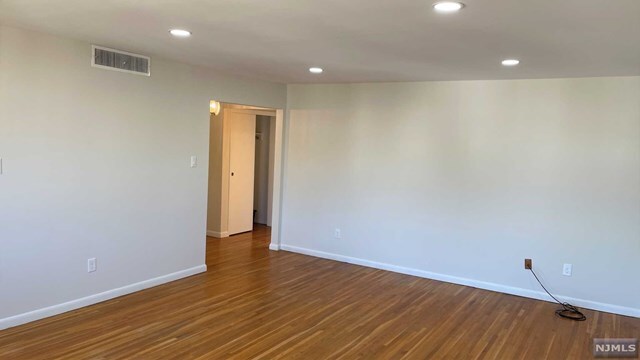 Building Photo - 76 Hackensack St