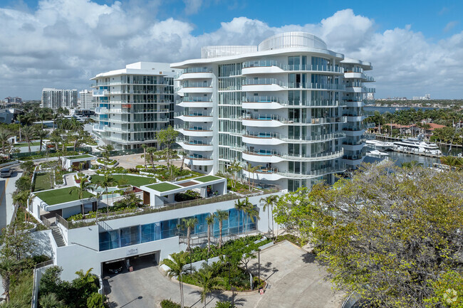 Foto del edificio - Pier Sixty-Six