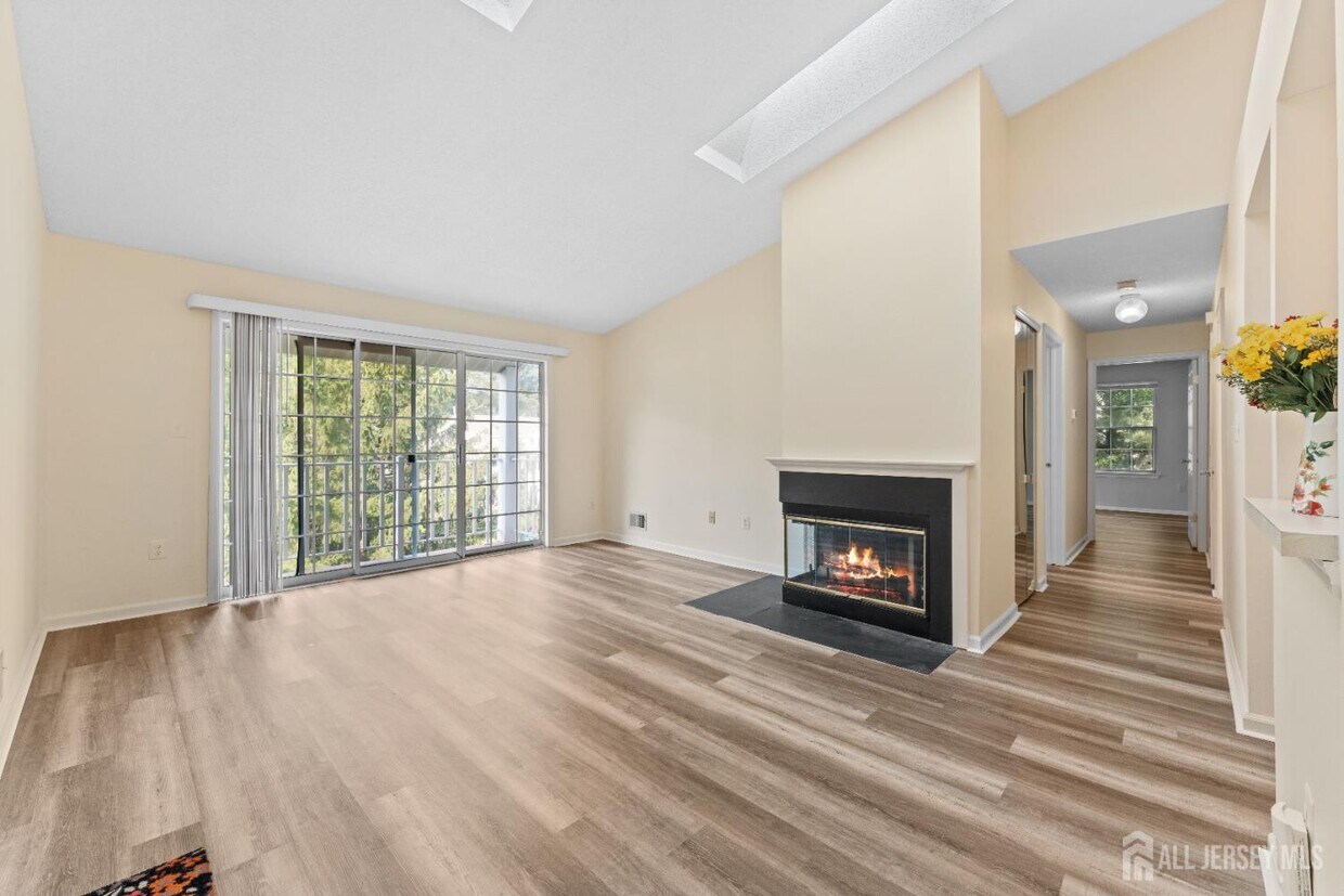 Foto principal - 152 Darwin Ln