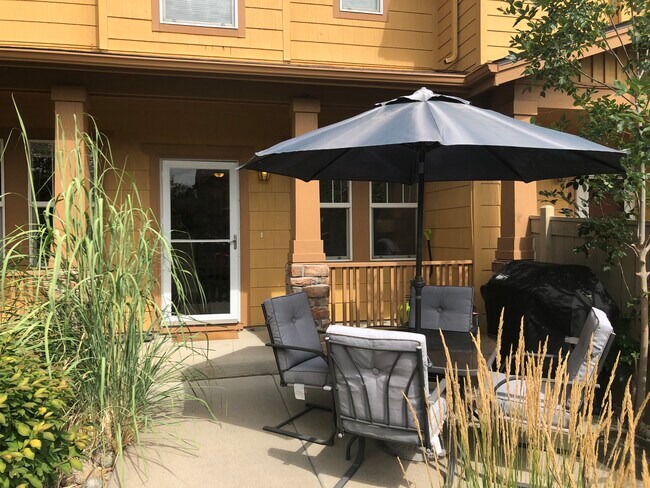 External View - 10441 Truckee St
