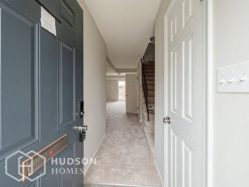 Building Photo - 7952 Lakecrest Dr