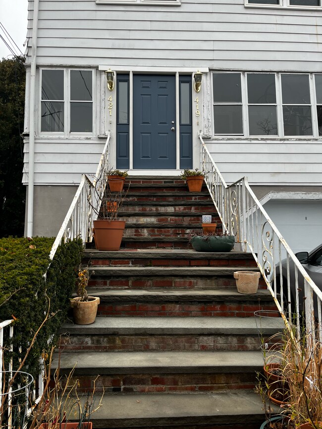 Foto del edificio - 419 Summer St