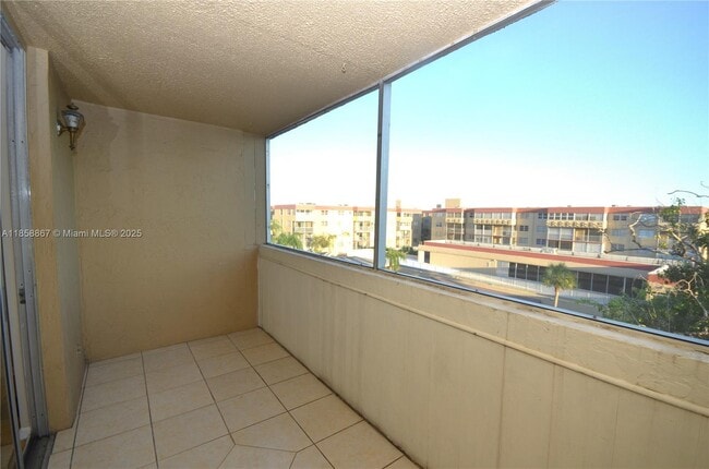 Building Photo - 404 NW 68th Ave