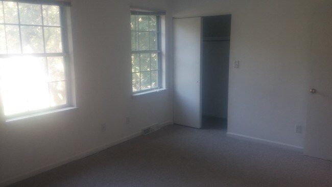 Building Photo - 2311 N Berkshire Rd