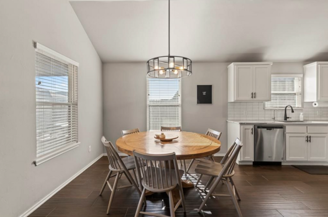 Foto del edificio - 3117 Red Cedar Way