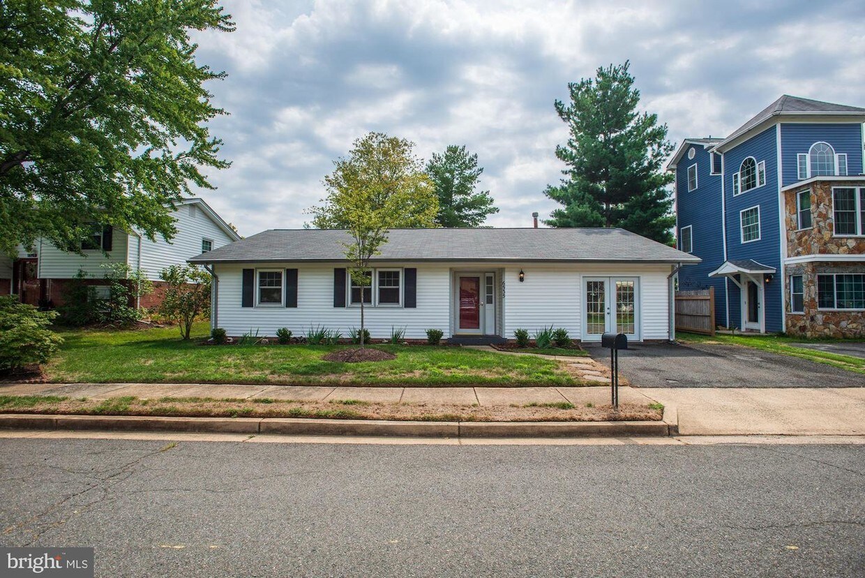 Primary Photo - 6535 Riefton Ct
