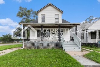 Building Photo - 15457 Cloverlawn Ave