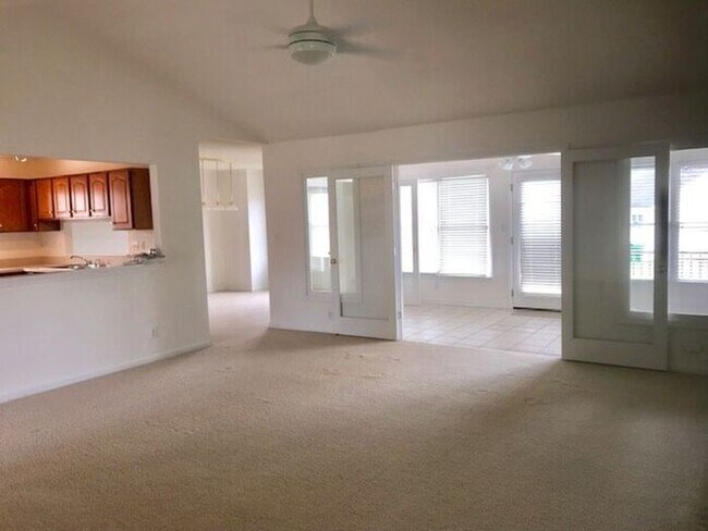 Building Photo - 106 Pond View Dr