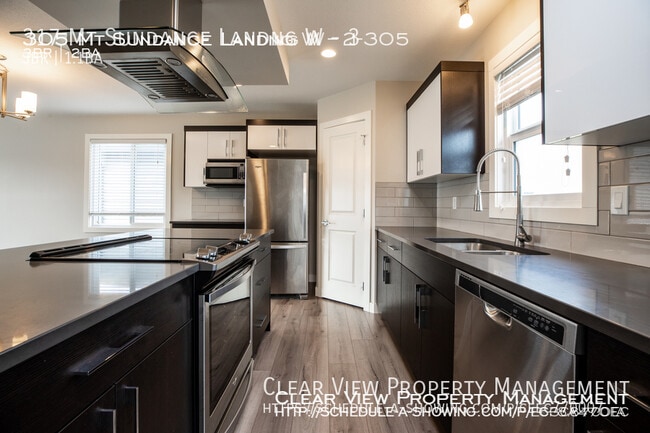 Building Photo - Contemporary 3 bed, 1.5 bath townhouse!
