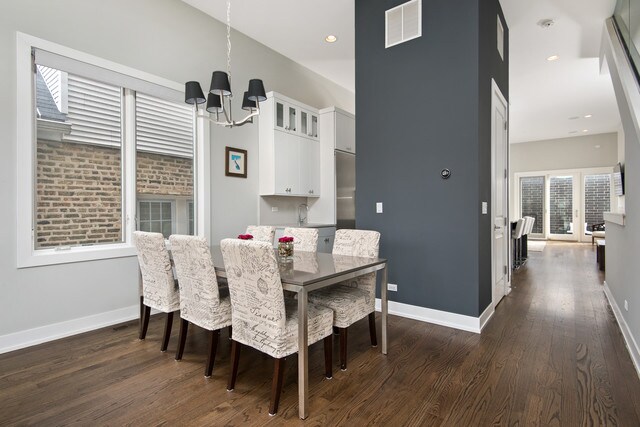 Foto del edificio - 2067 N Oakley Ave