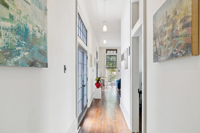 Building Photo - 1825 Euterpe St