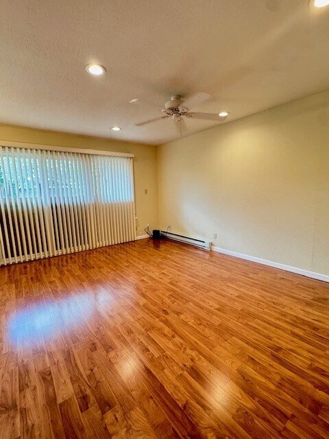 Foto del edificio - 1036 Oak Grove Rd