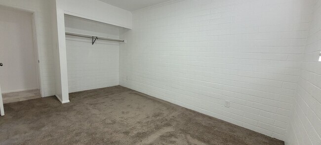 Building Photo - NEW Fall/Winter Contracts available - August to April, 2-Bedroom Apartment, Close to BYU campus