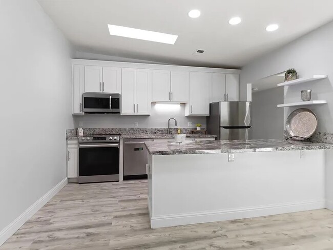 Kitchen - 1212 Drake Dr
