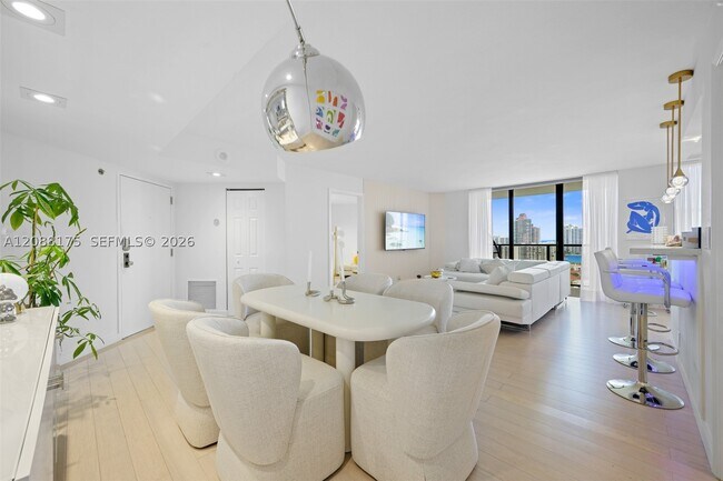 Foto del edificio - 18181 NE 31st Ct