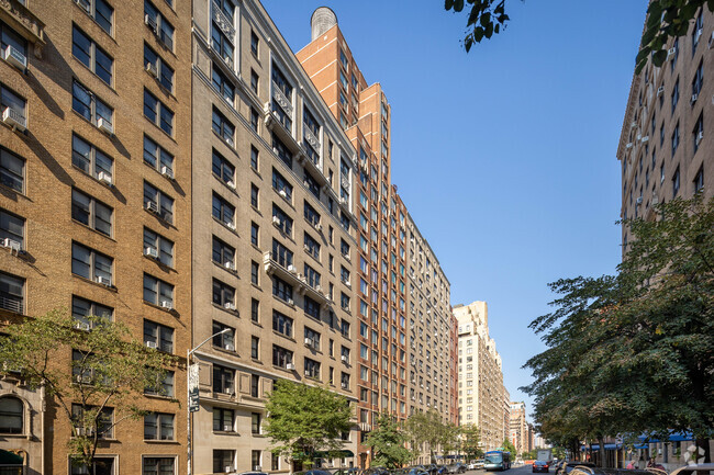 Building Photo - Westbury House