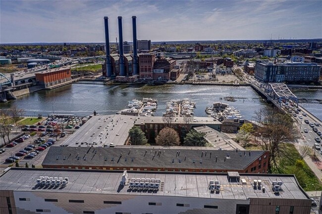 Building Photo - 555 S Water St