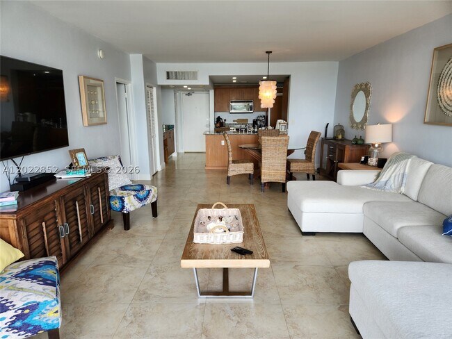 Building Photo - 10275 Collins Ave