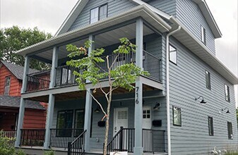 Building Photo - 1221 7th St SE