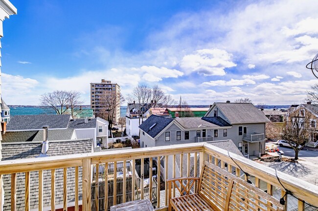 Deck with amazing views - 22 Vesper St