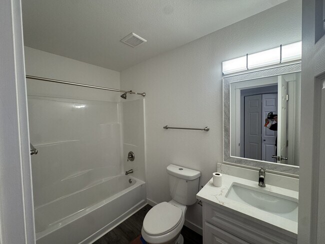 Foto del edificio - 4925 42nd Ln SE