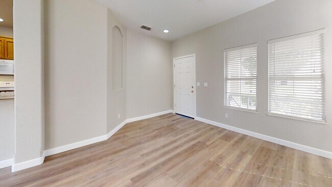 Foto del edificio - 3855 Saintsbury Dr