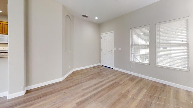 Photo - 3855 Saintsbury Dr House