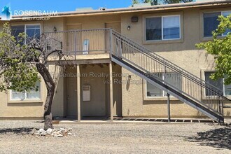 Building Photo - 802 2nd St