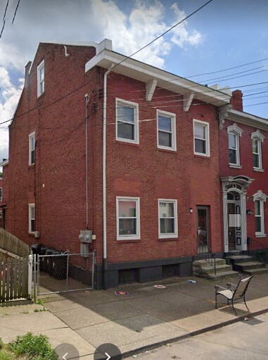 Building Photo - 2212 Sarah St