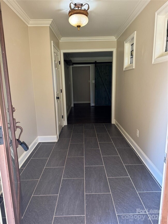 Building Photo - 1174 Robinhood Cir