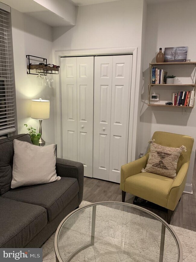 Foto del edificio - 1447 Chapin St NW
