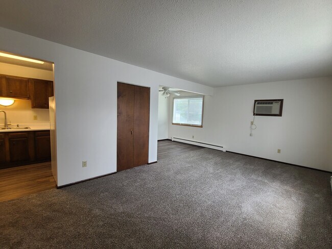 Foto del edificio - 643 2nd Ave E