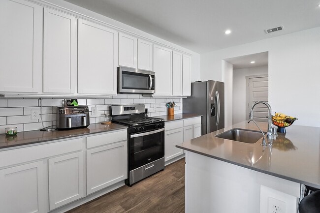 Building Photo - 14814 Cold Water Dr